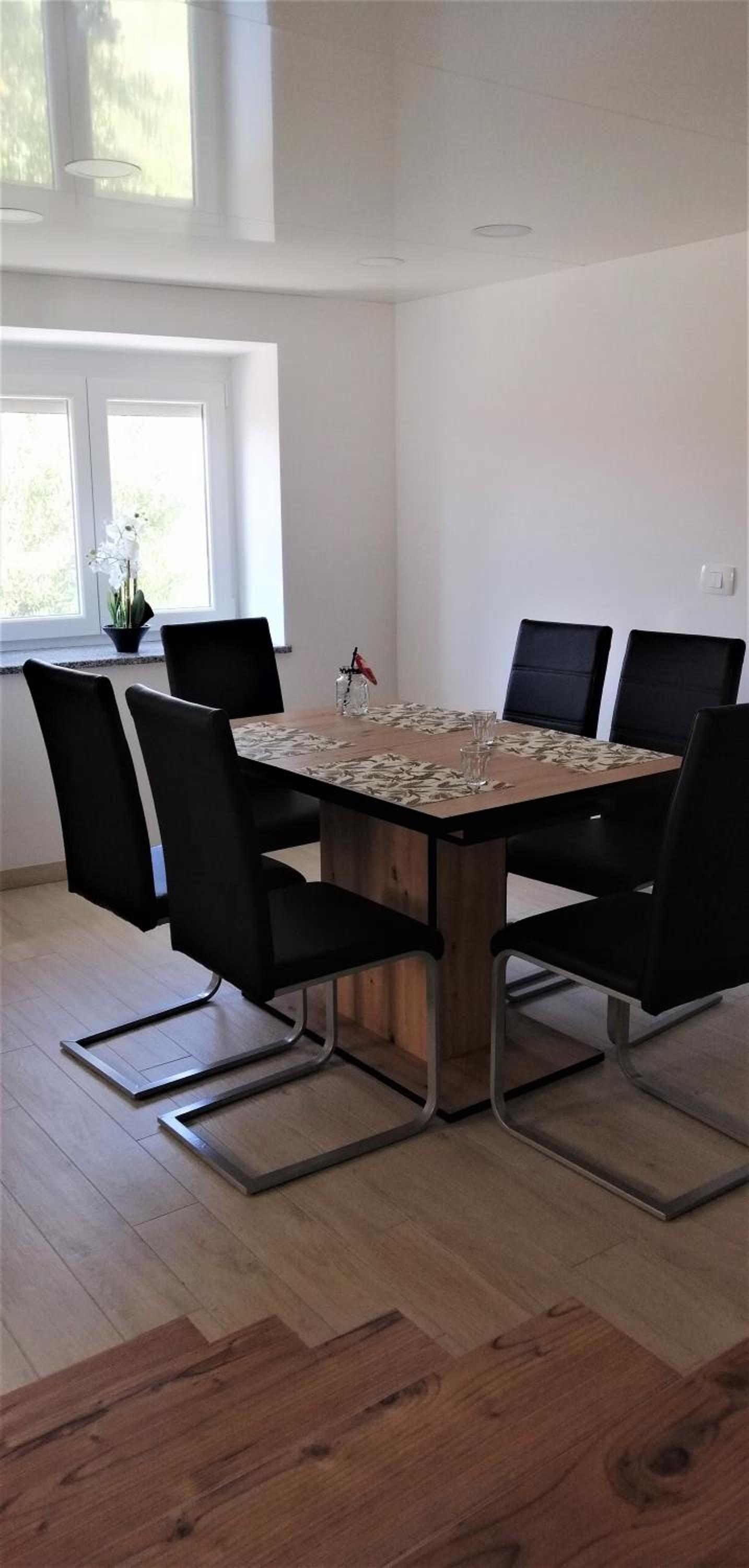 Apartment - Split Level photo 2