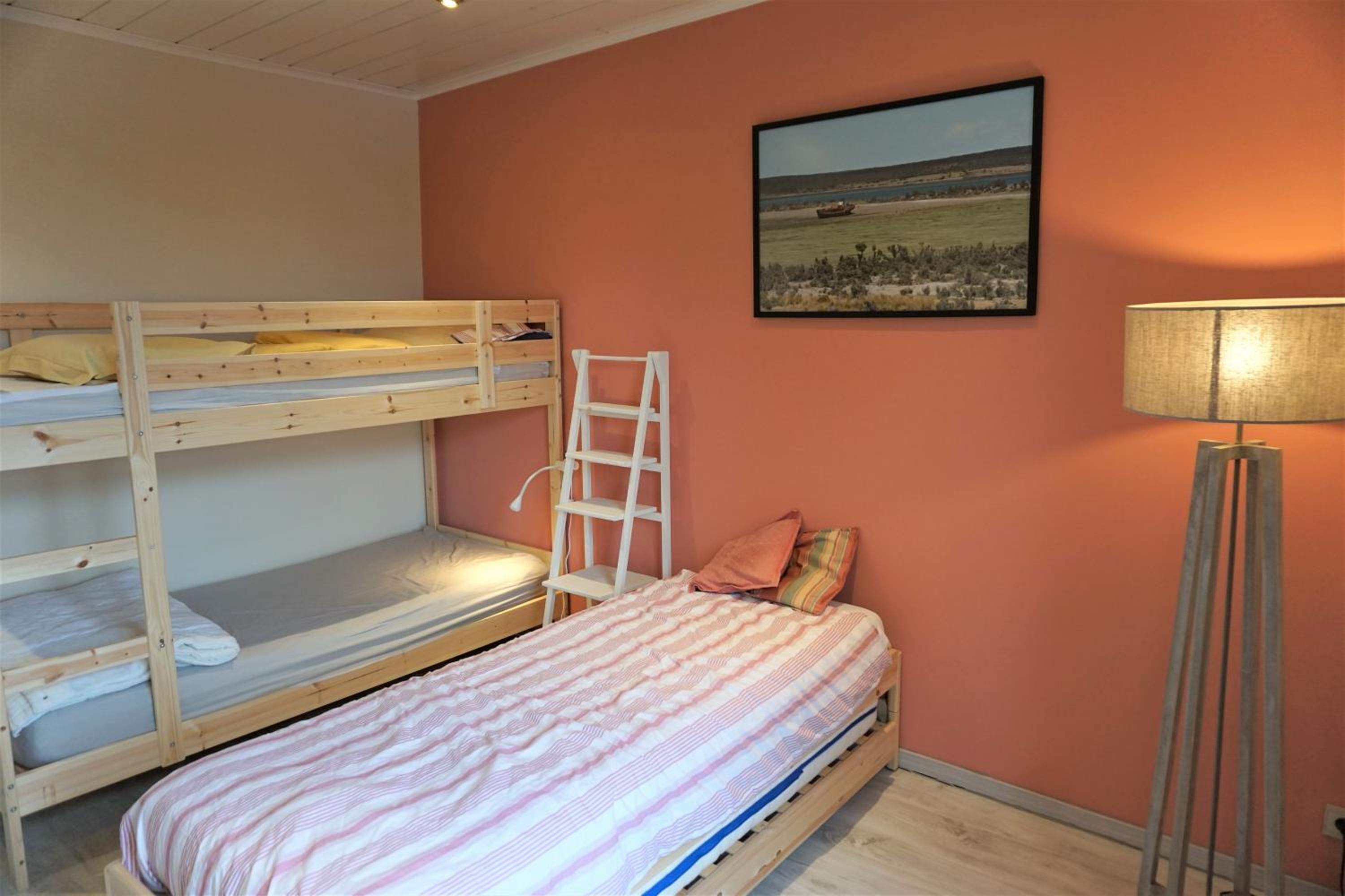 Quadruple Room with Shared Bathroom photo 3