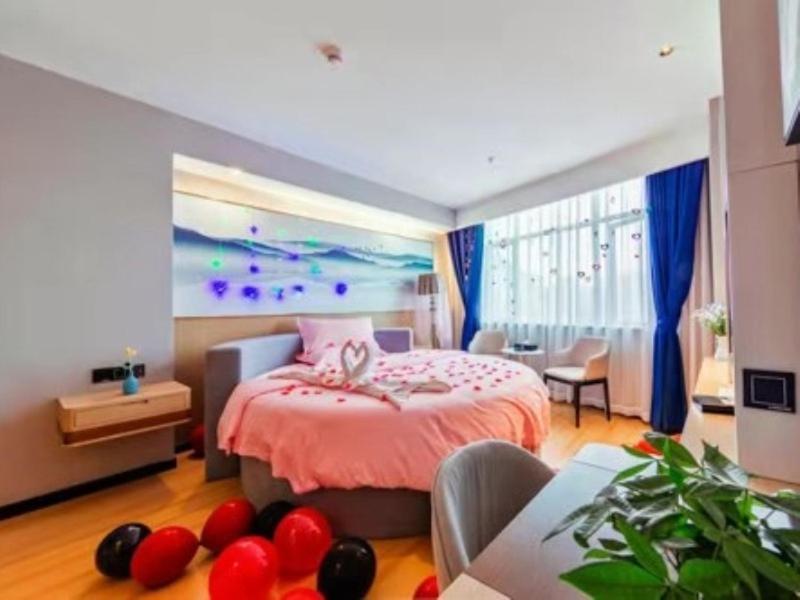 Deluxe Suite photo 1