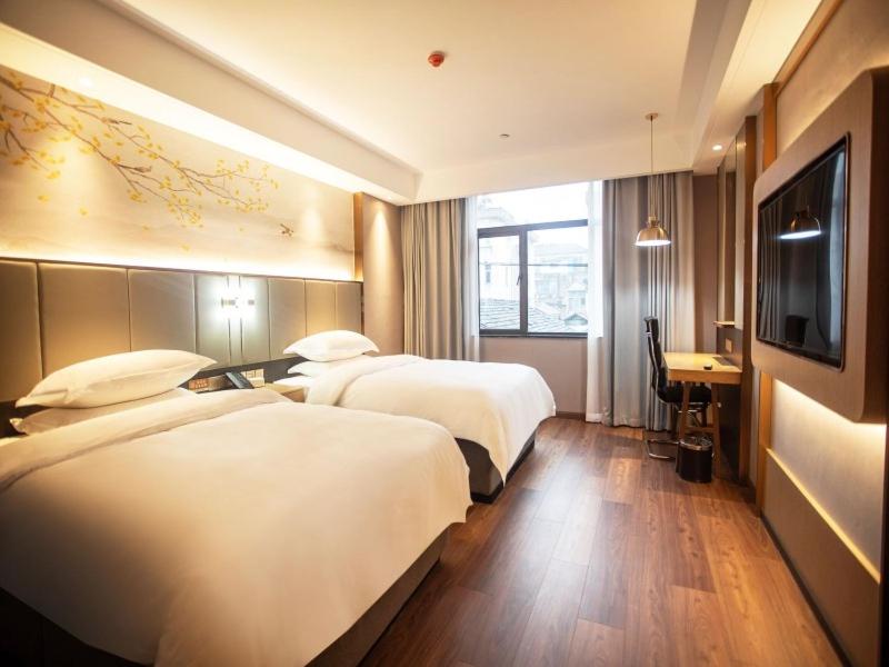 Deluxe Twin Room photo 2