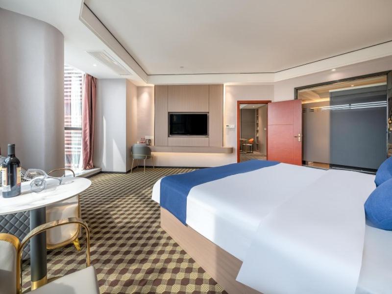 Suite with View photo 1