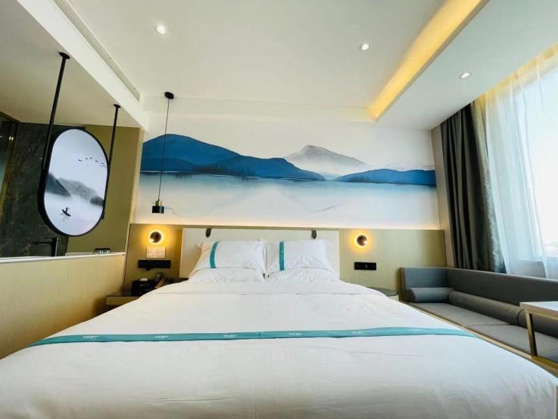 Feature Double Room With Inner Window A photo 1