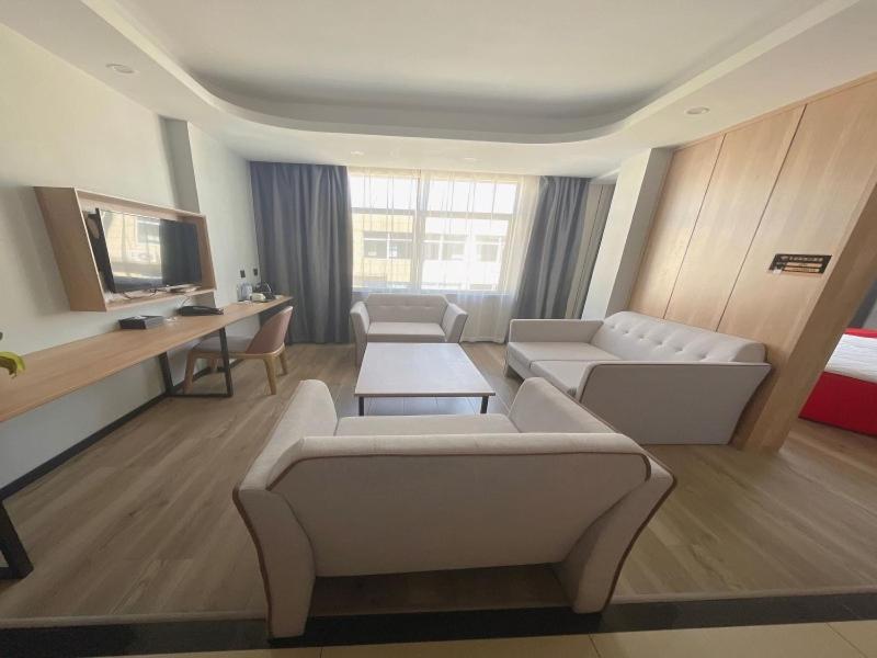 Business Suite photo 1
