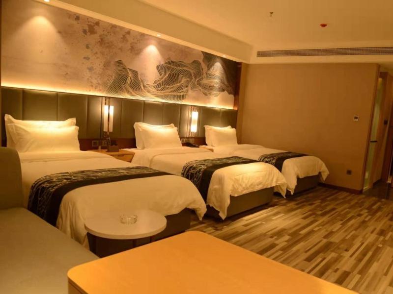 Suite With Entertainment  photo 1