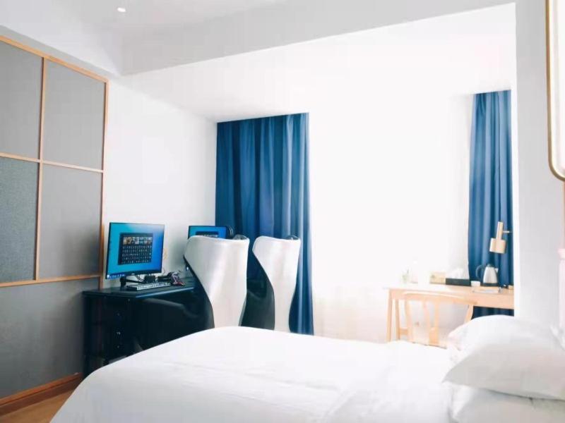 Double Room with Game Facility  photo 1