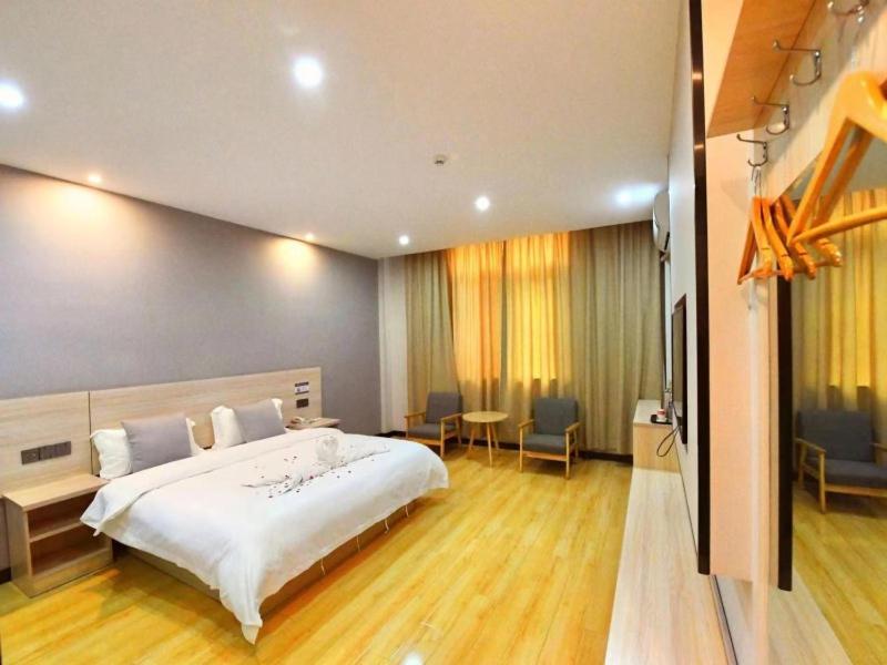 Deluxe Double Room photo 3