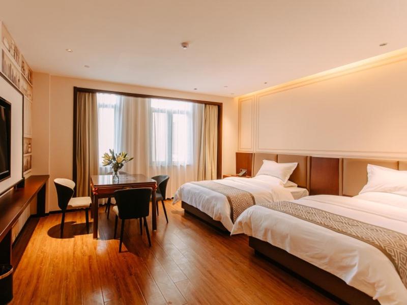 Deluxe Double Room photo 3