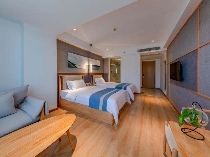 Twin Room with View