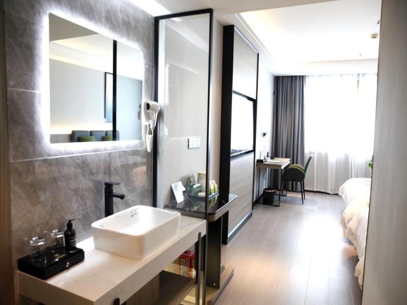 Business Suite photo 3