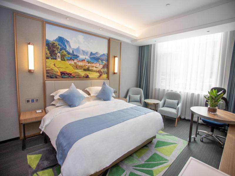 Deluxe Suite photo 1
