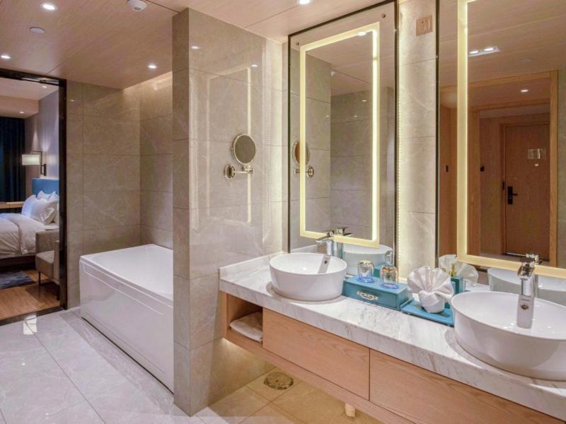 Business Suite photo 2