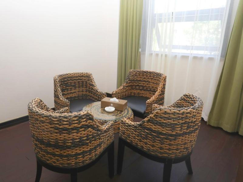 Family Room photo 3