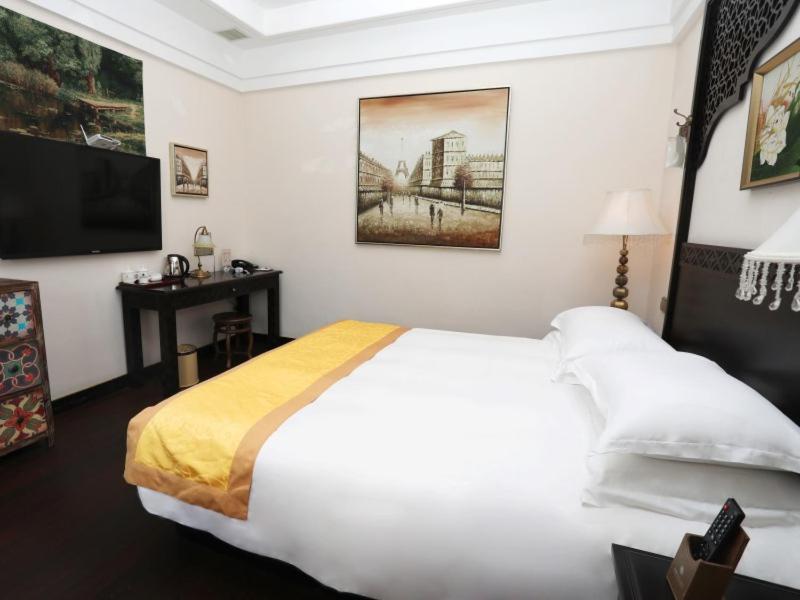 Deluxe Suite photo 1