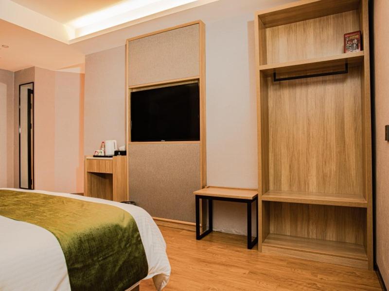 Business Suite With Mahjong
