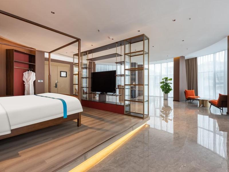 Business Suite photo 1