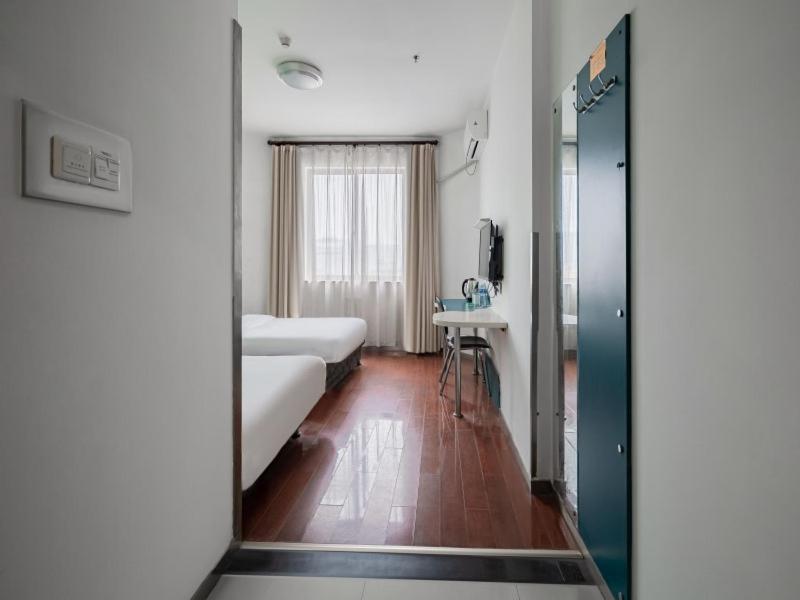 Business Double Room photo 2