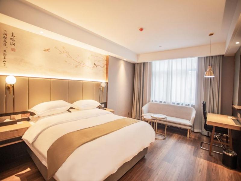 Deluxe Double Room photo 2