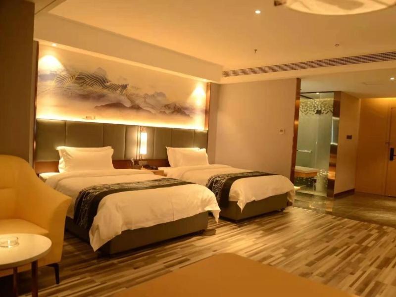 Suite With Entertainment  photo 2