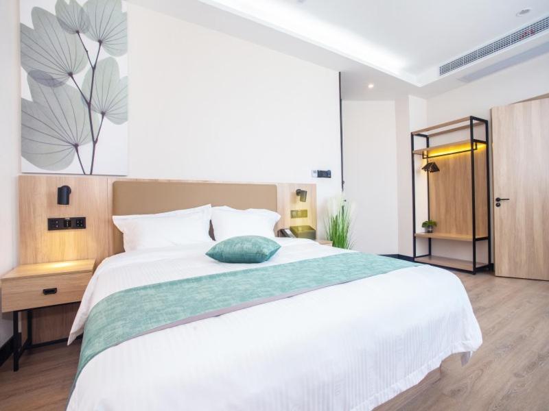 Business Double Room With Inner Window photo 3