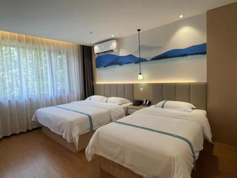 Twin Room With Inner Window
