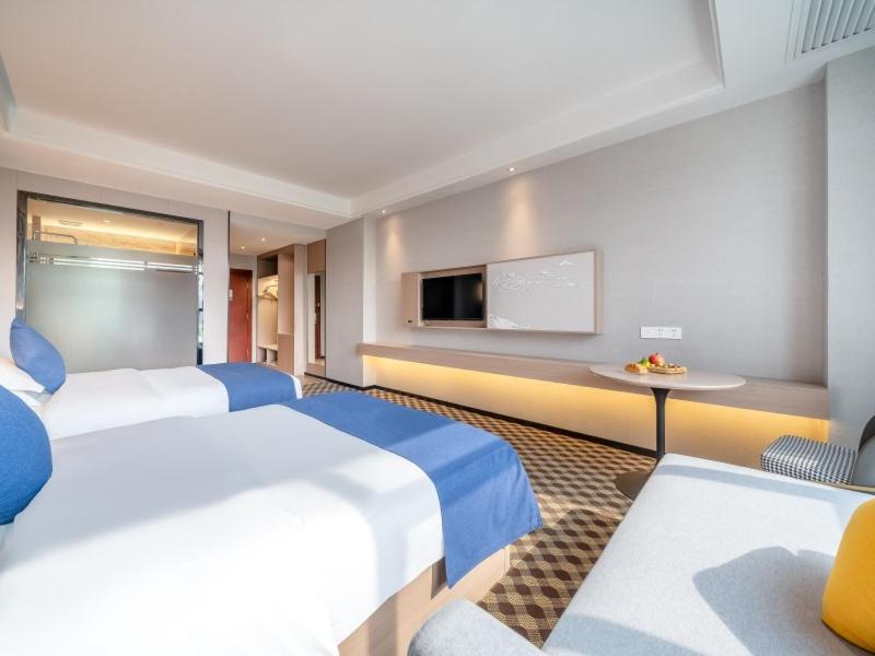 Suite with View photo 3