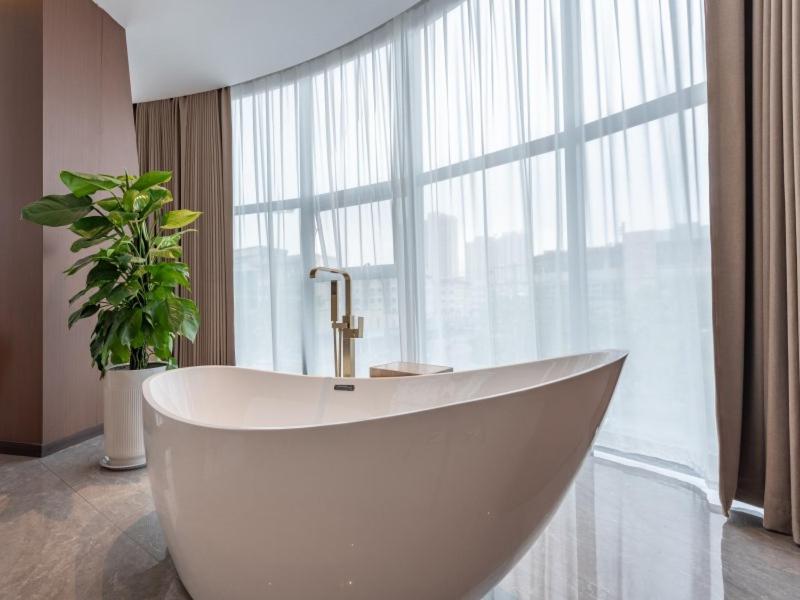Business Suite photo 2