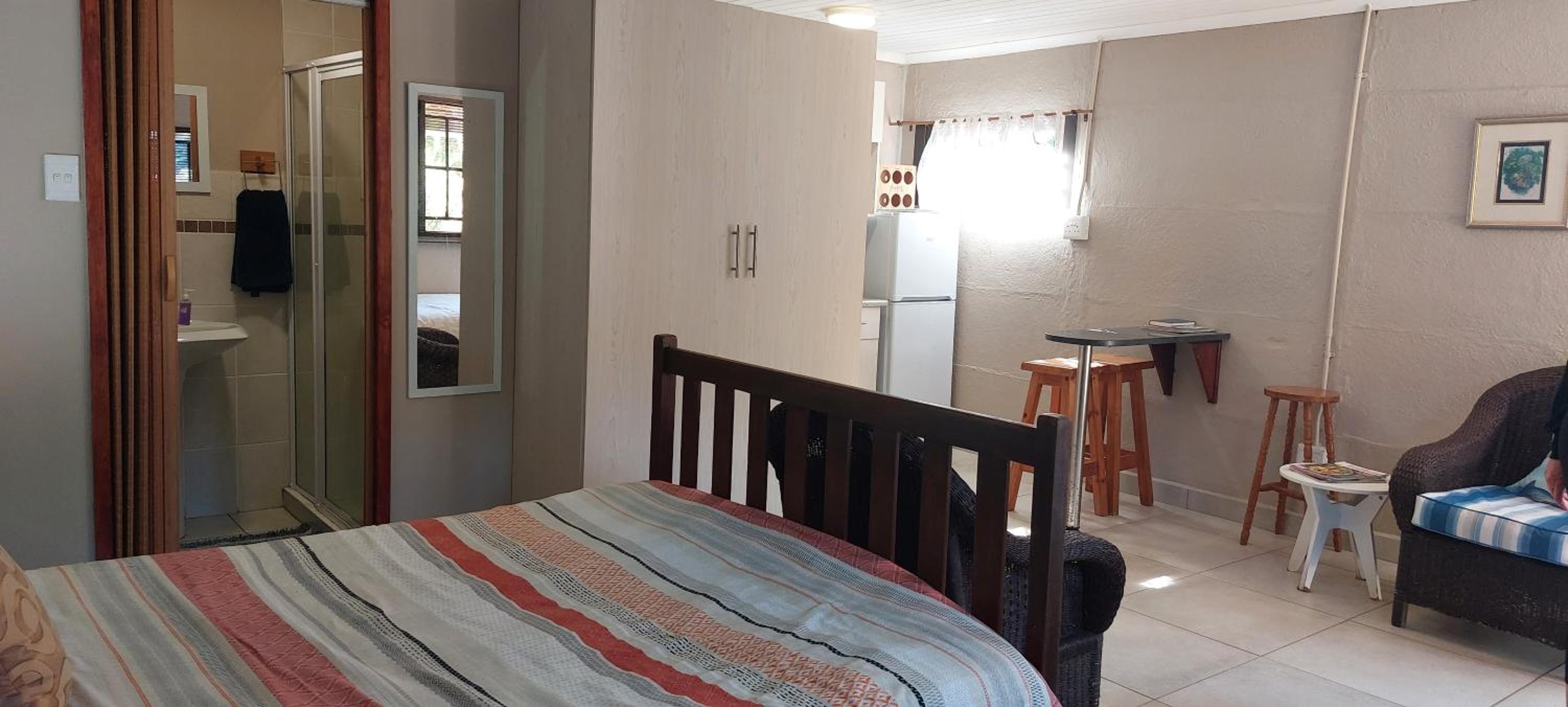 Standard Double Room - Photo 10