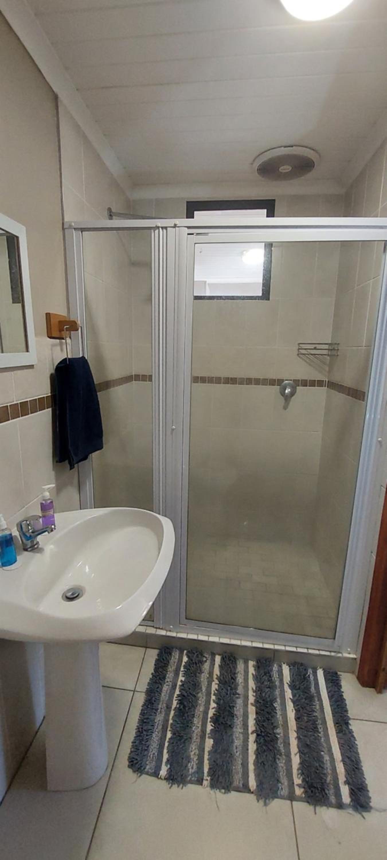 Standard Double Room - Photo 15