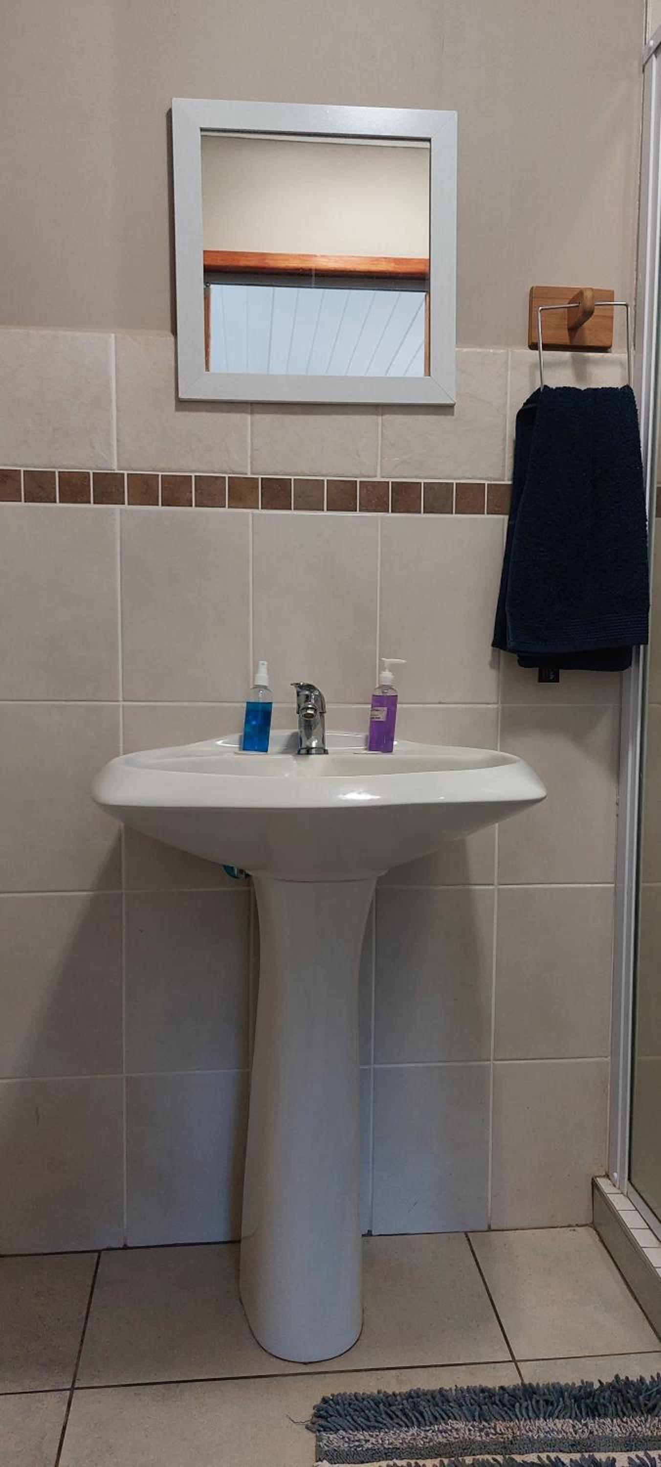 Standard Double Room - Photo 14