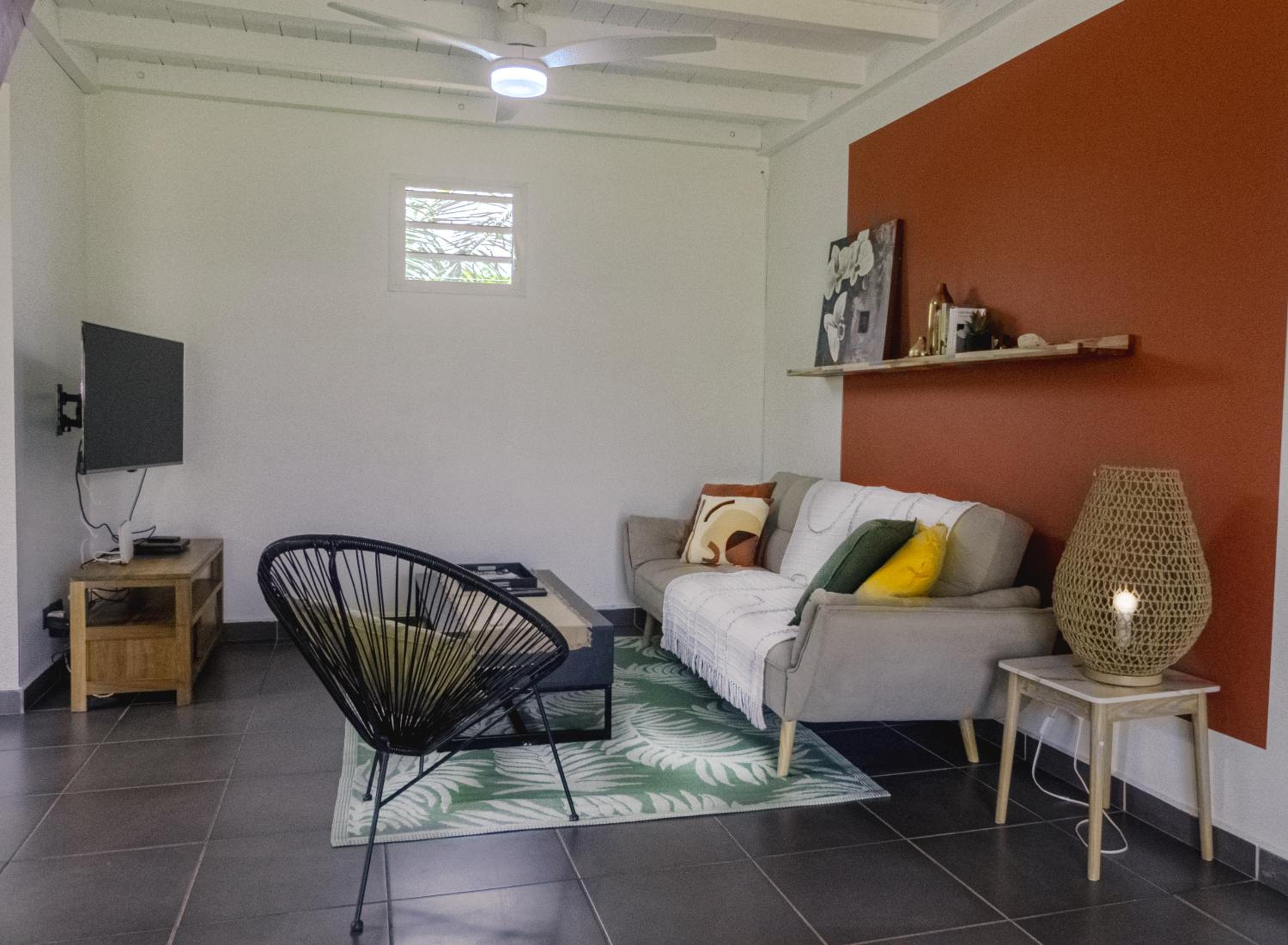 Three-Bedroom House photo 2