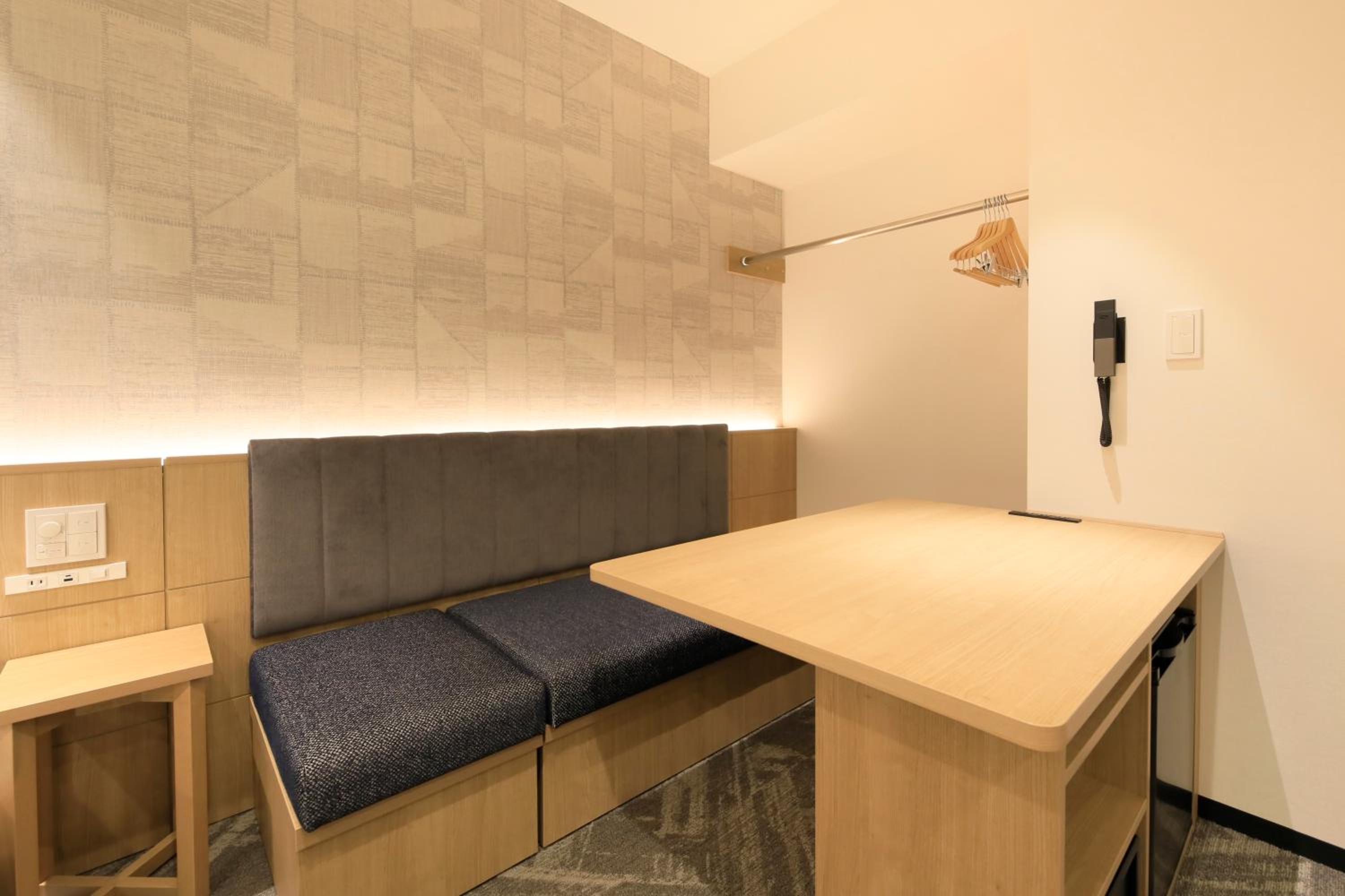 Standard Family Room - Photo 4