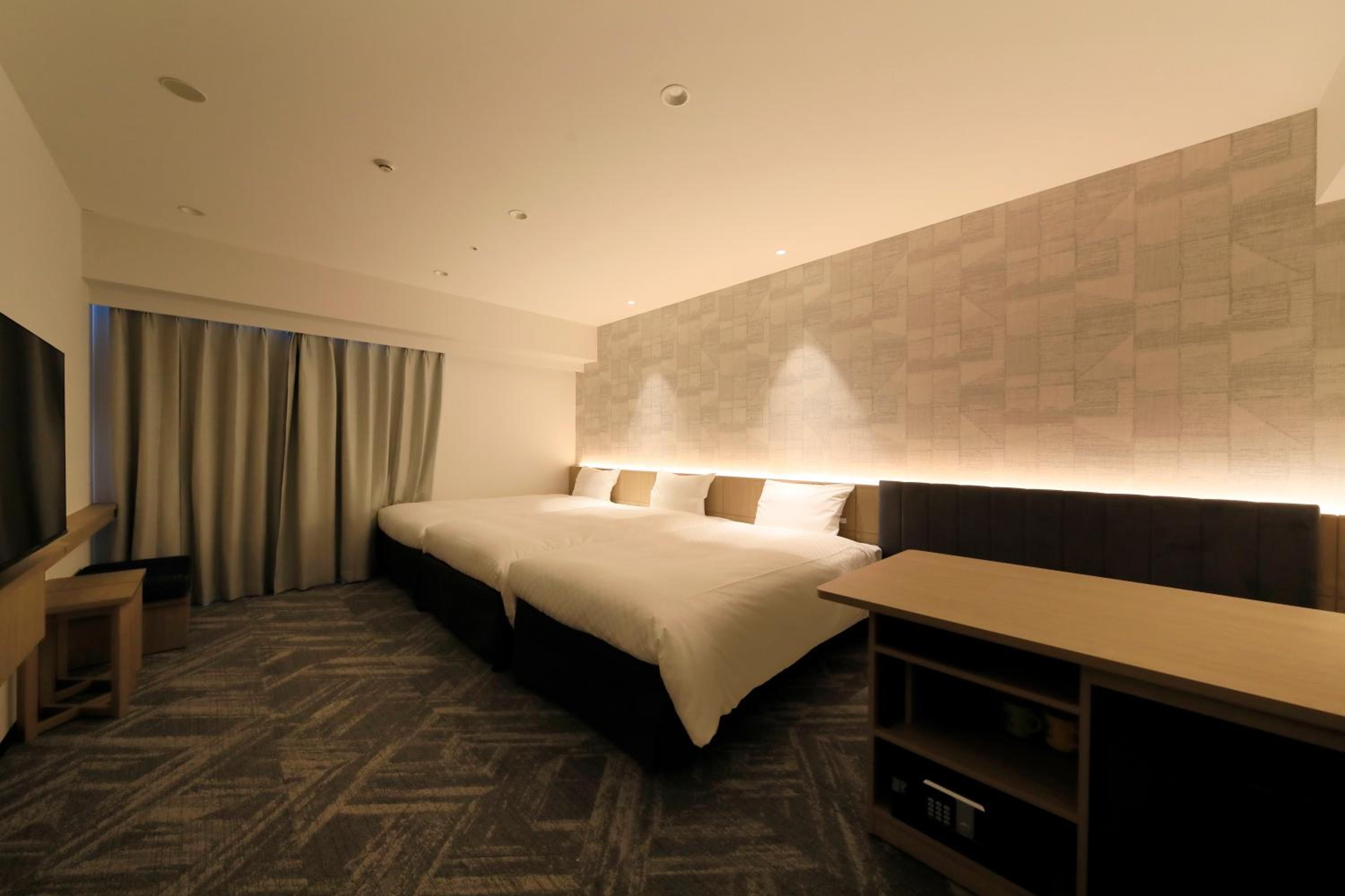 Standard Family Room - Photo 3