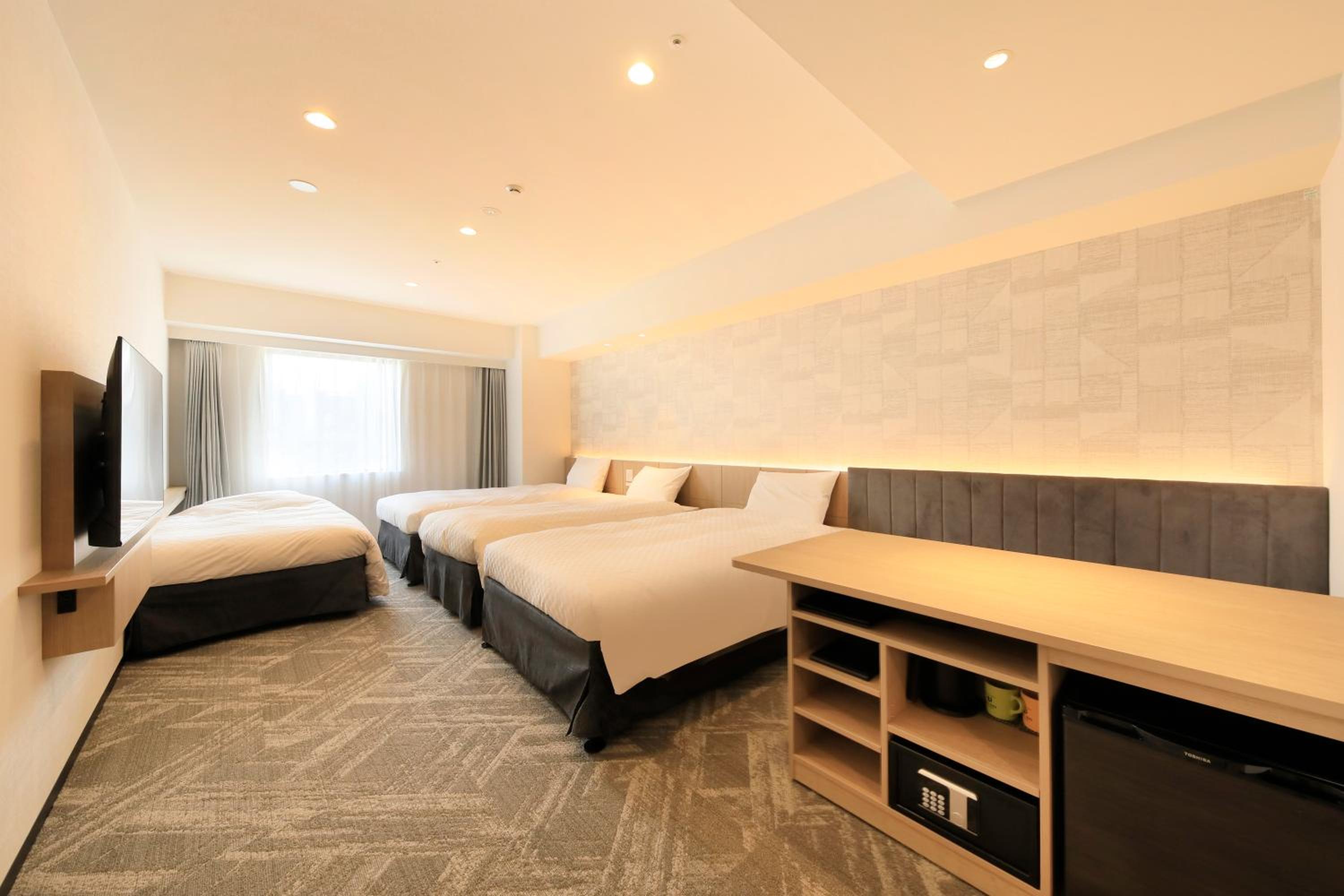 Grand Family Room - Photo 1