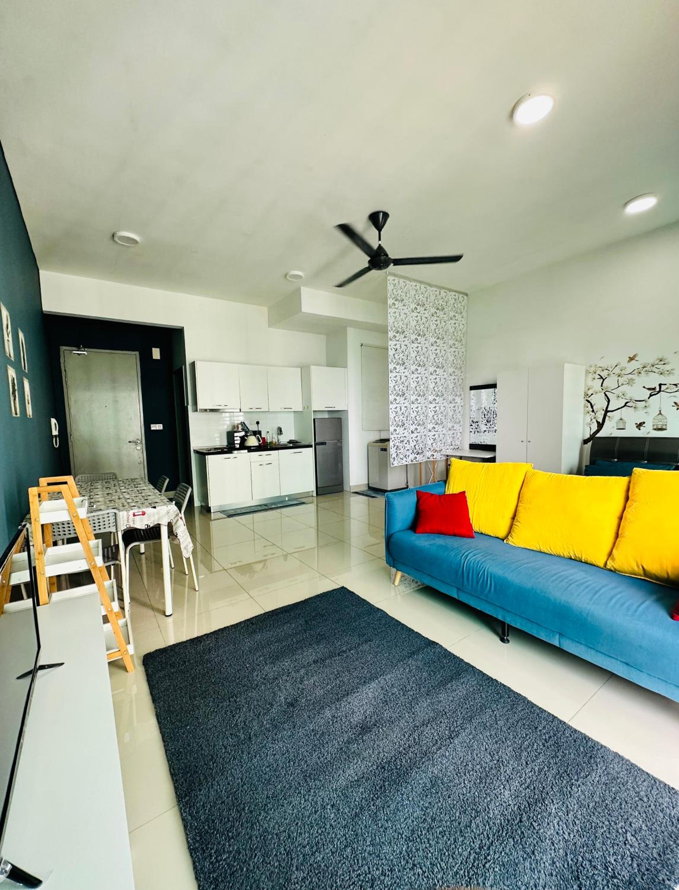 One-Bedroom Apartment photo 1