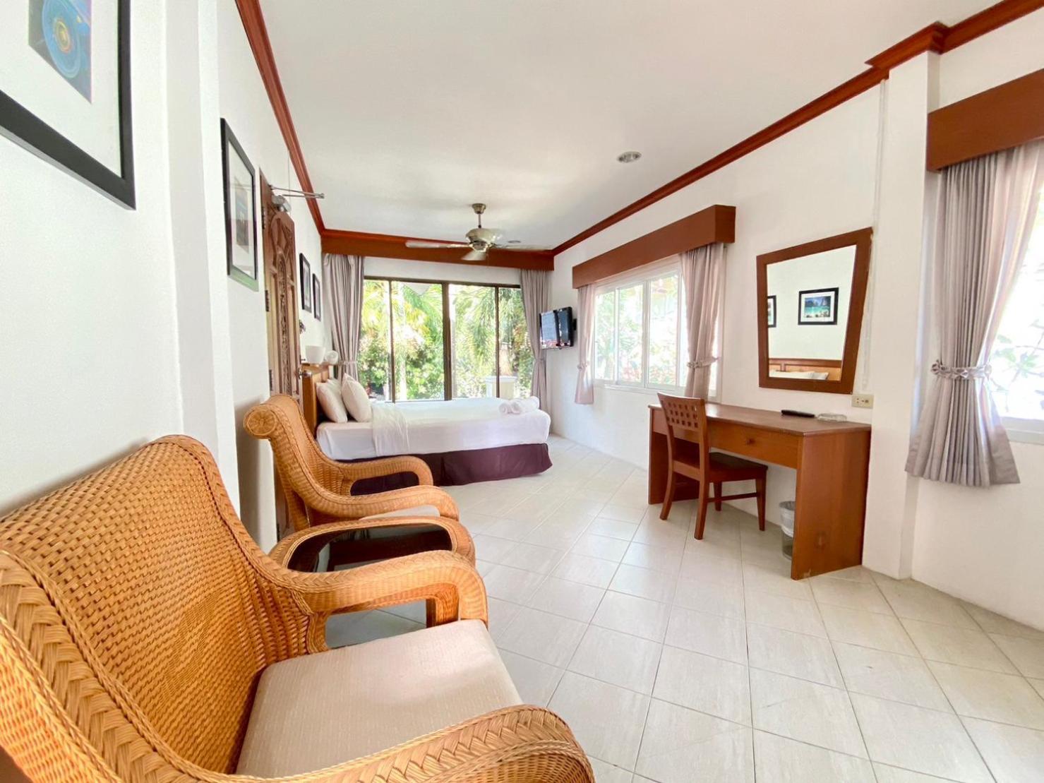 Deluxe Double Room with Balcony photo 2