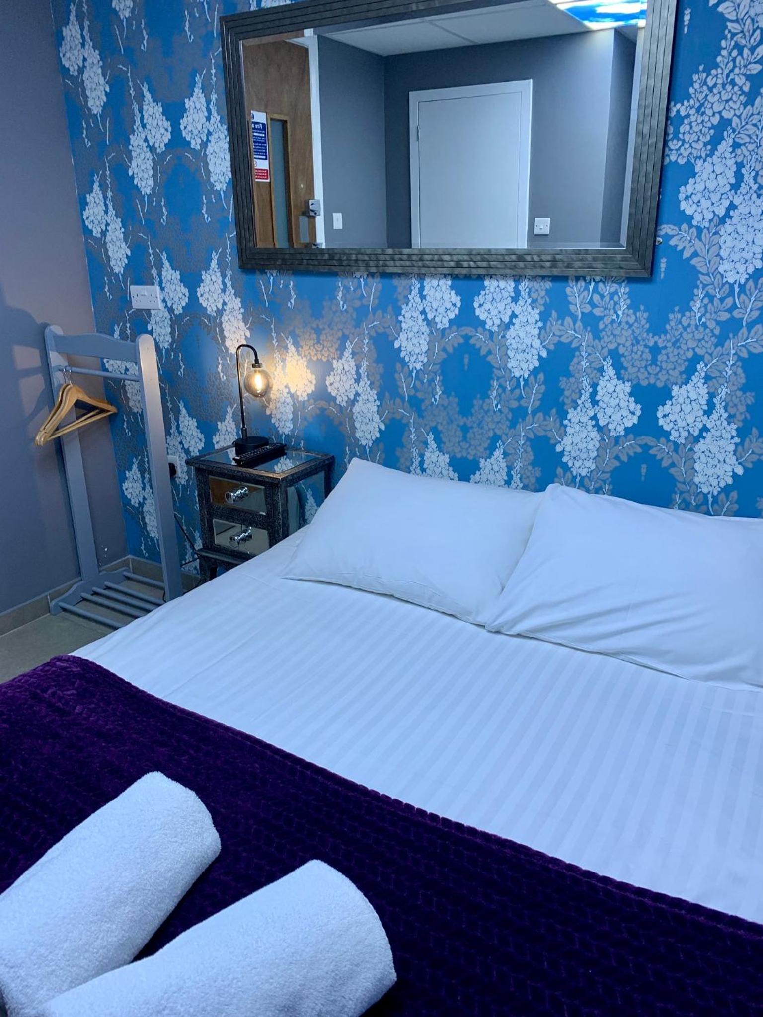 Single Room with AC No Window
