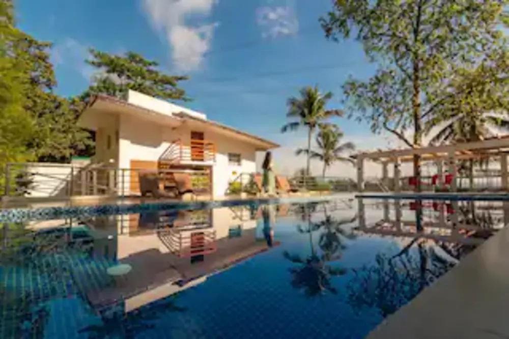 Three-Bedroom Villa photo 2