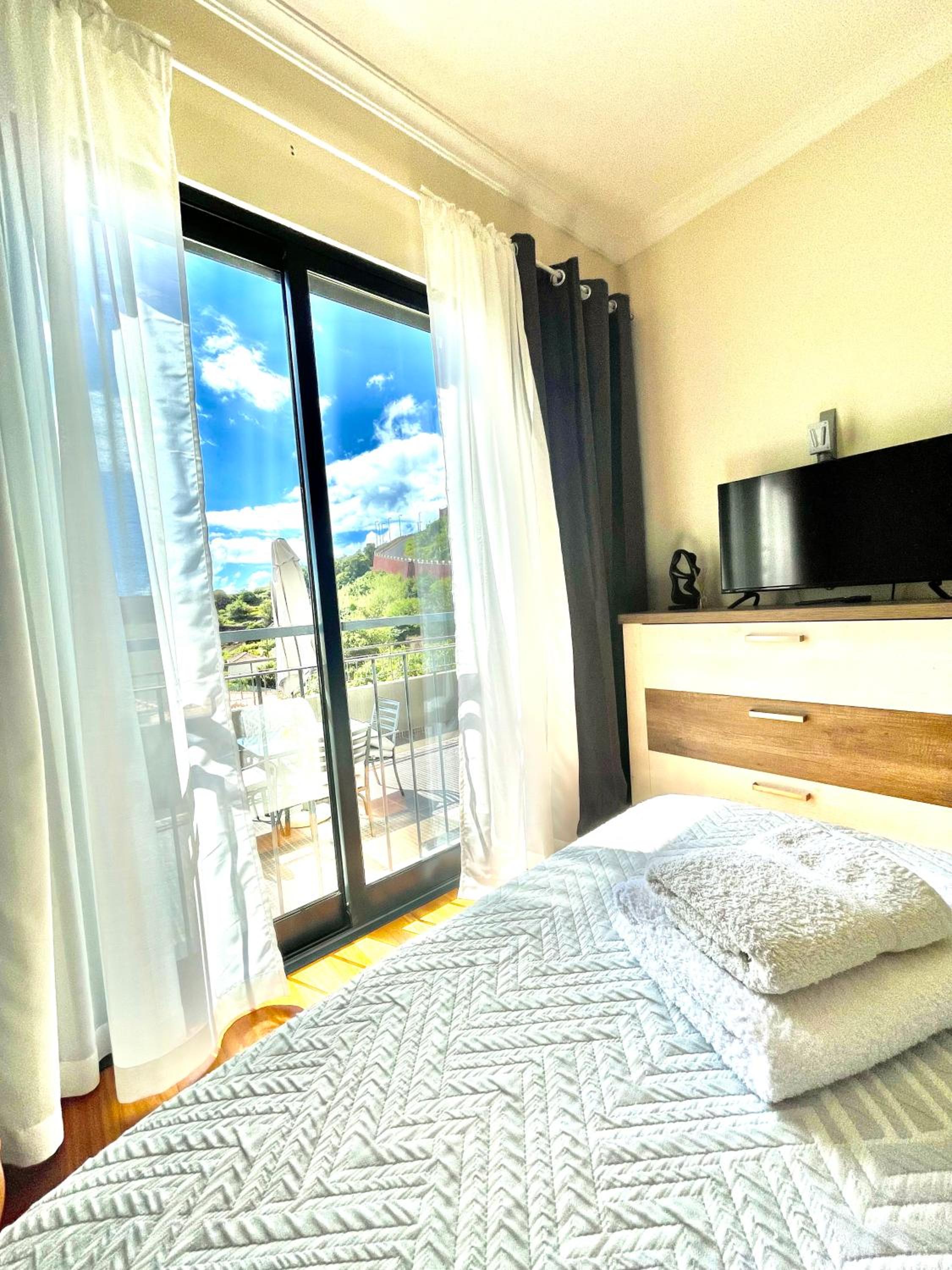Apartment with Balcony photo 2