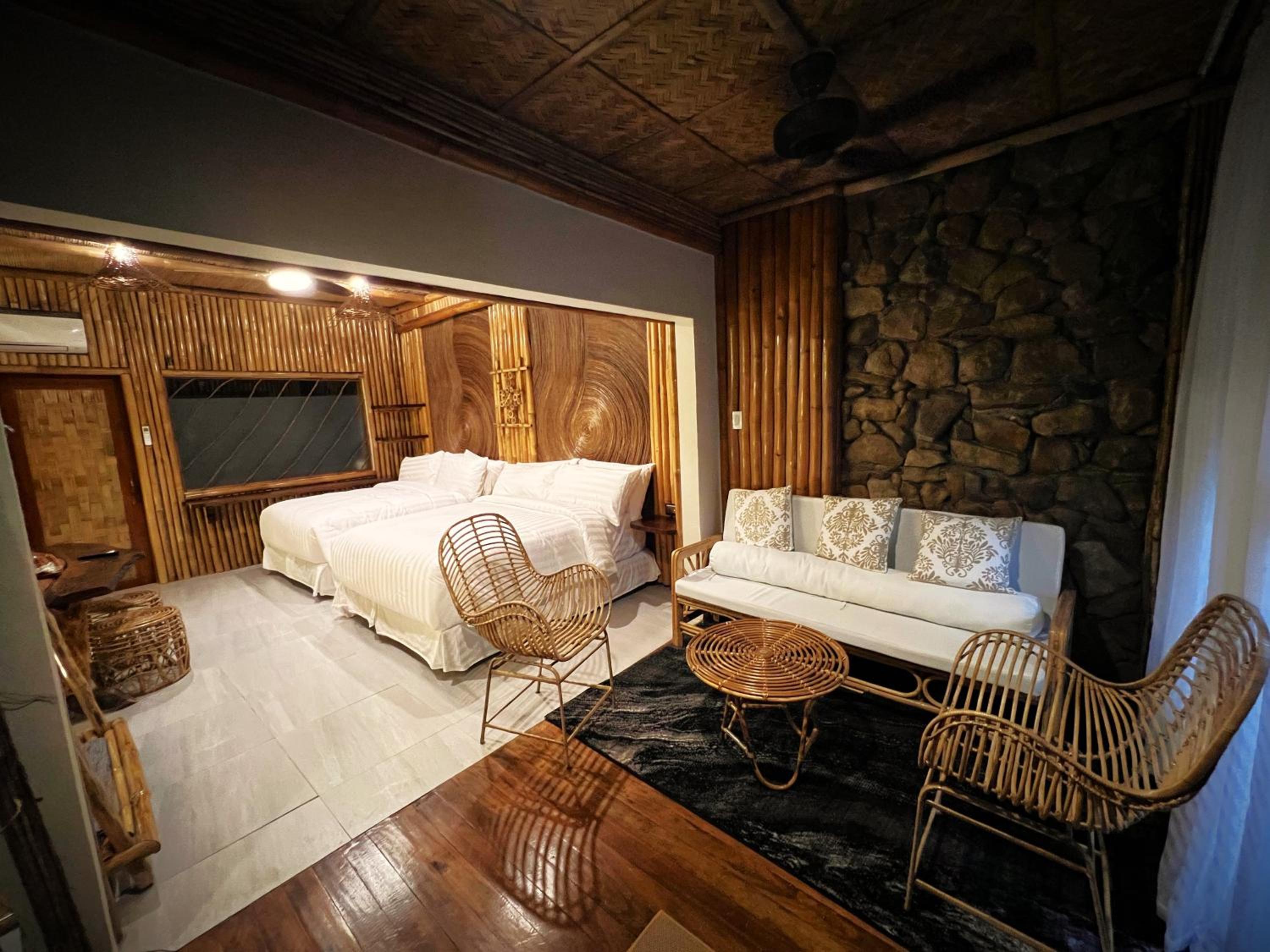 Deluxe Queen Room photo 3