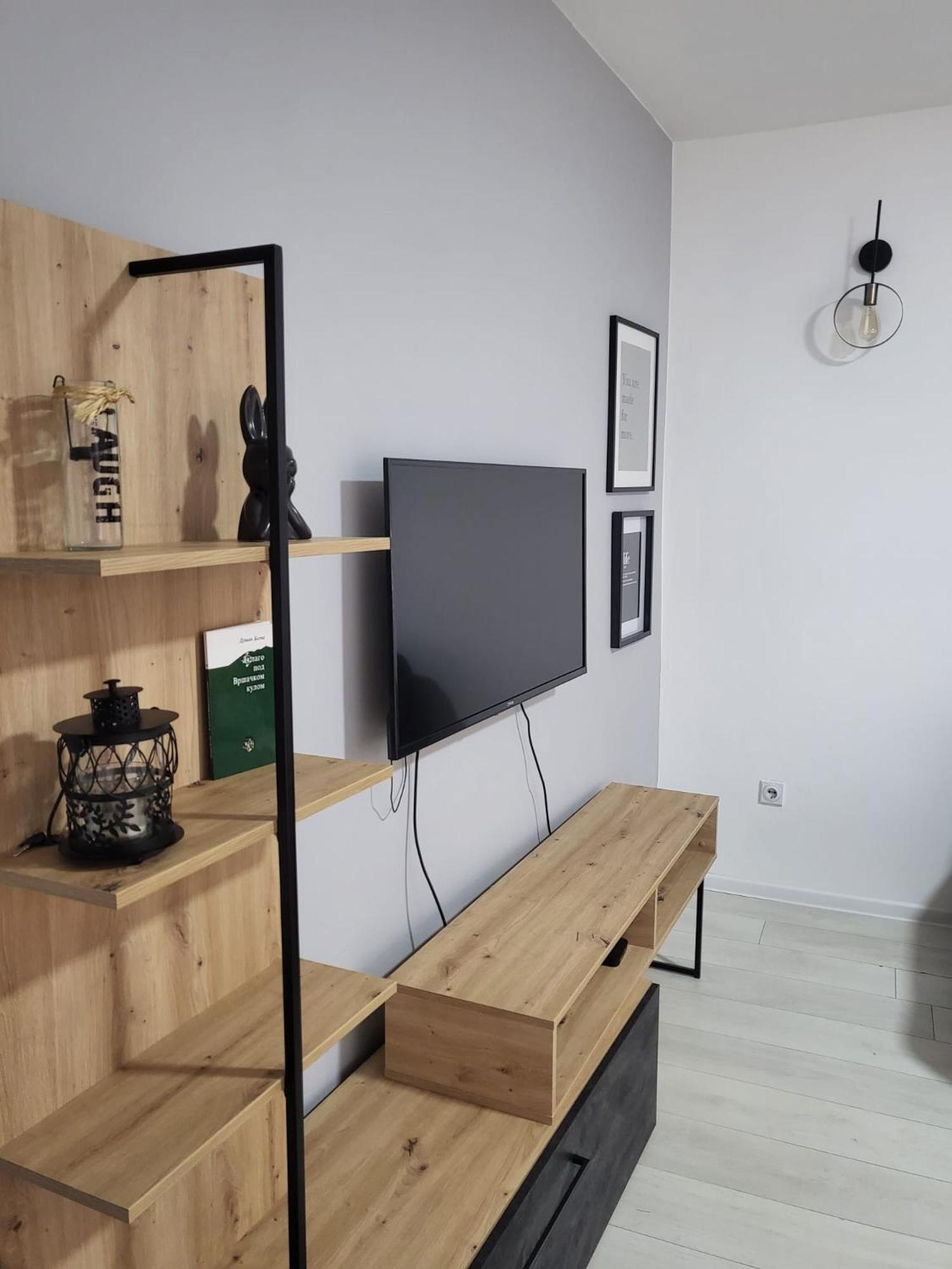 One-Bedroom Apartment photo 1