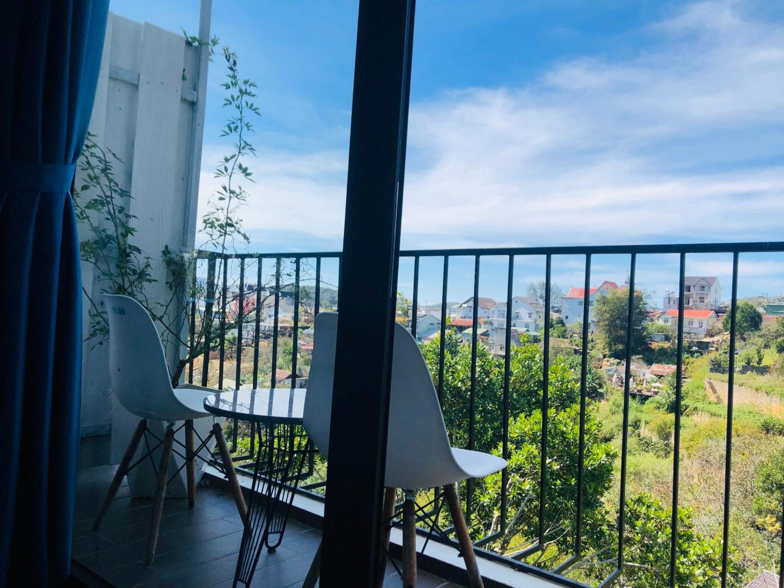 Double Room with Balcony - Photo 5