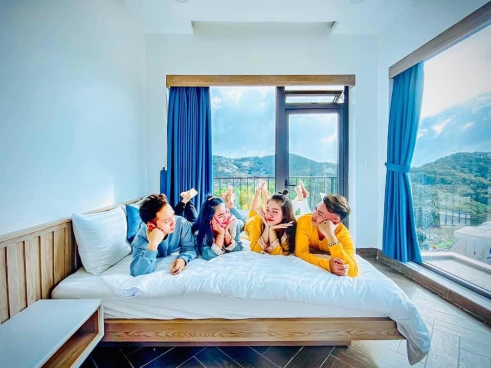 Quadruple Room with Balcony - Photo 9