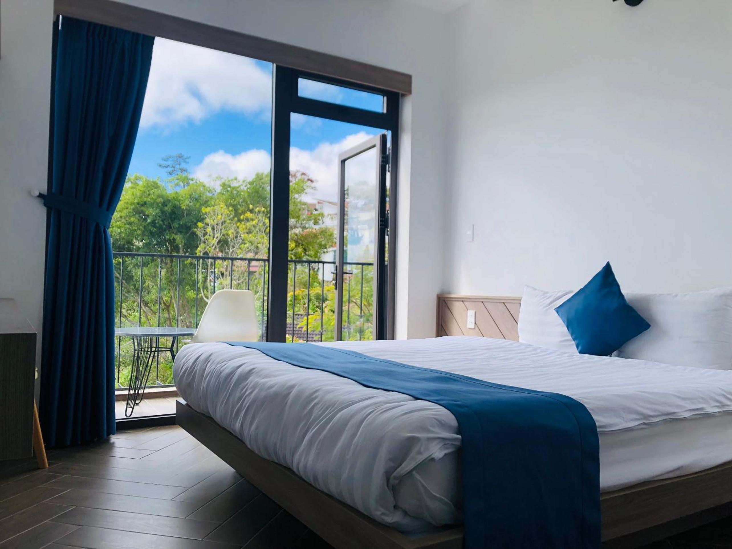 Double Room with Balcony - Photo 1