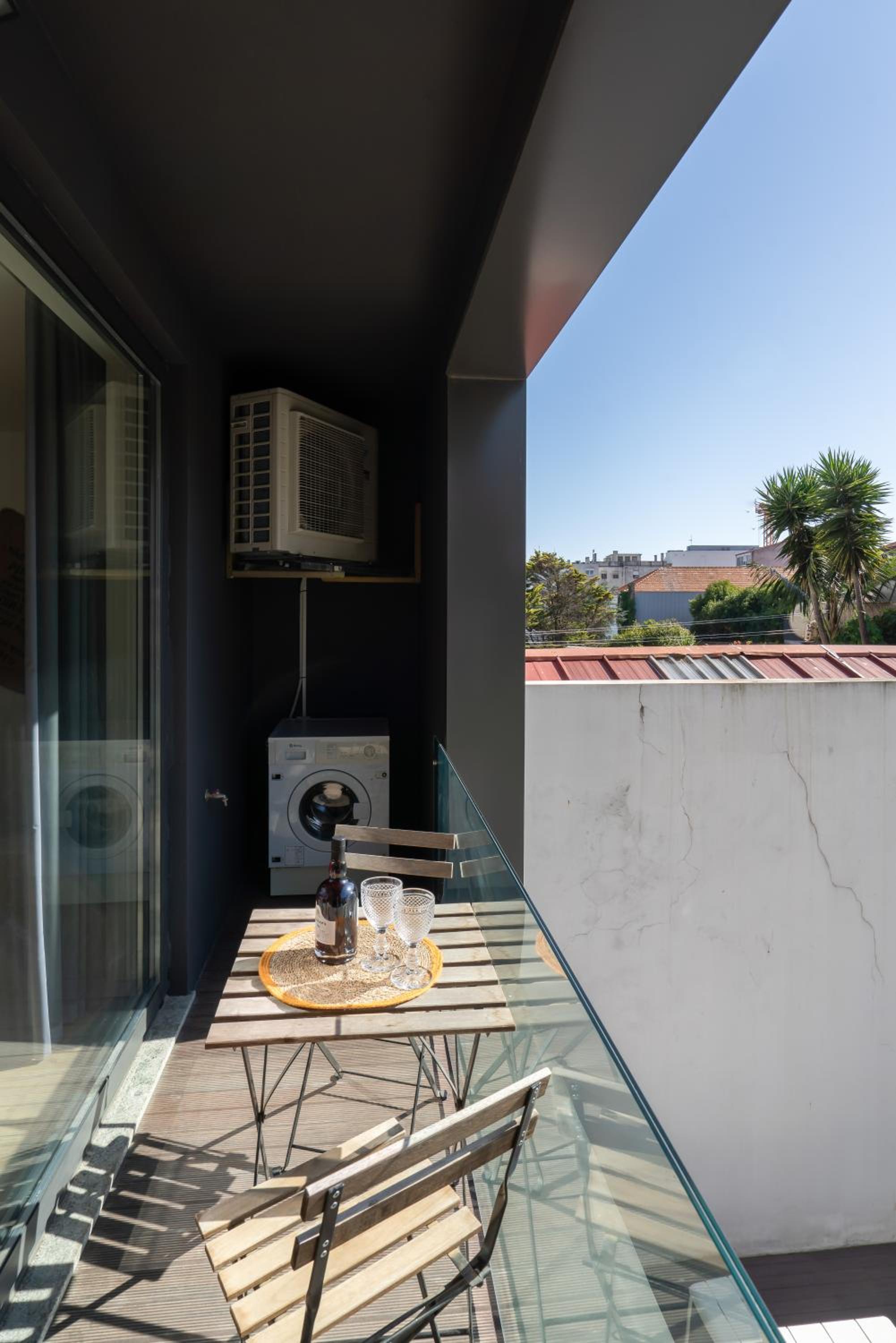 Apartment with Balcony - Photo 25
