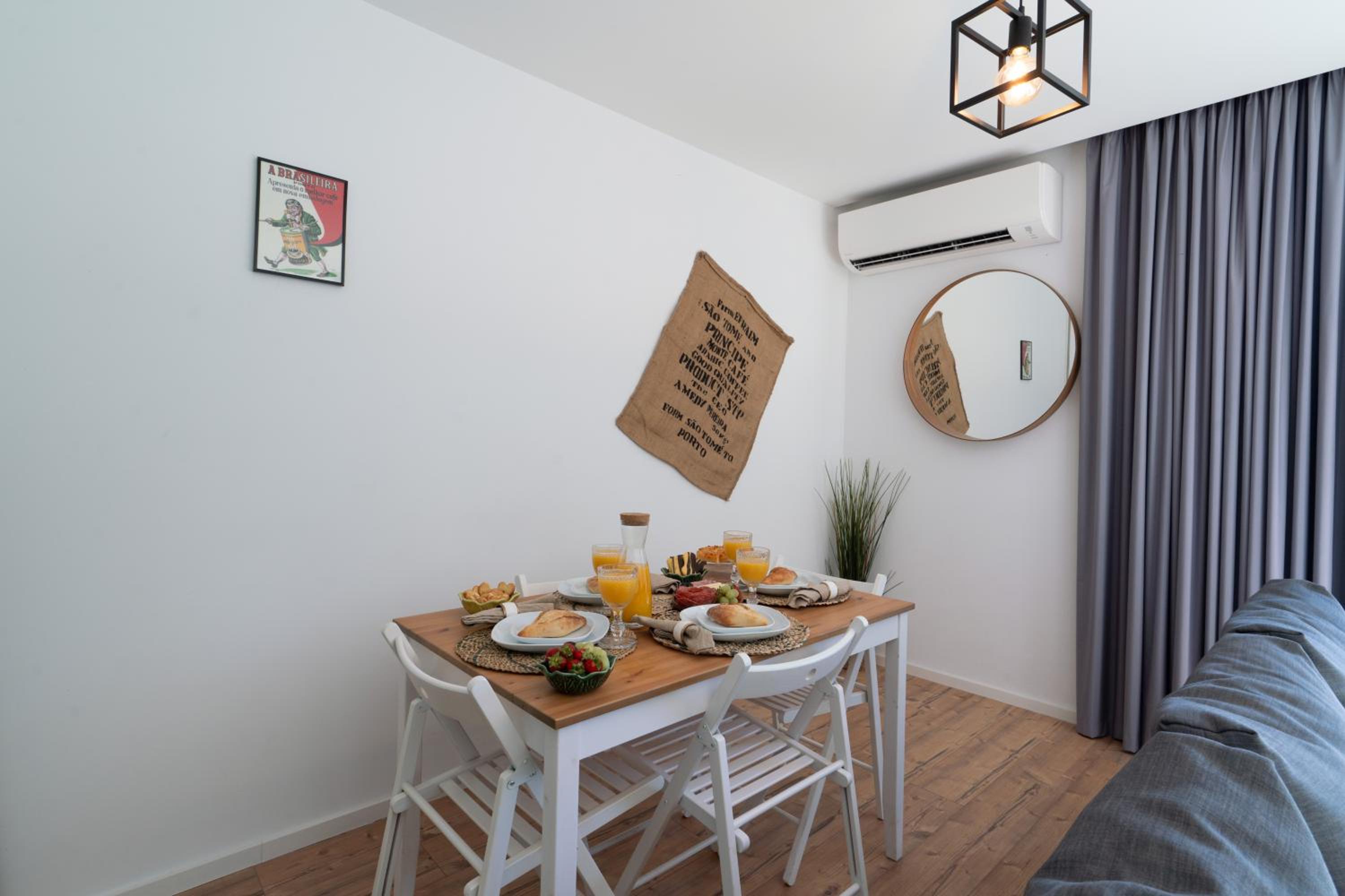 Apartment with Balcony - Photo 23