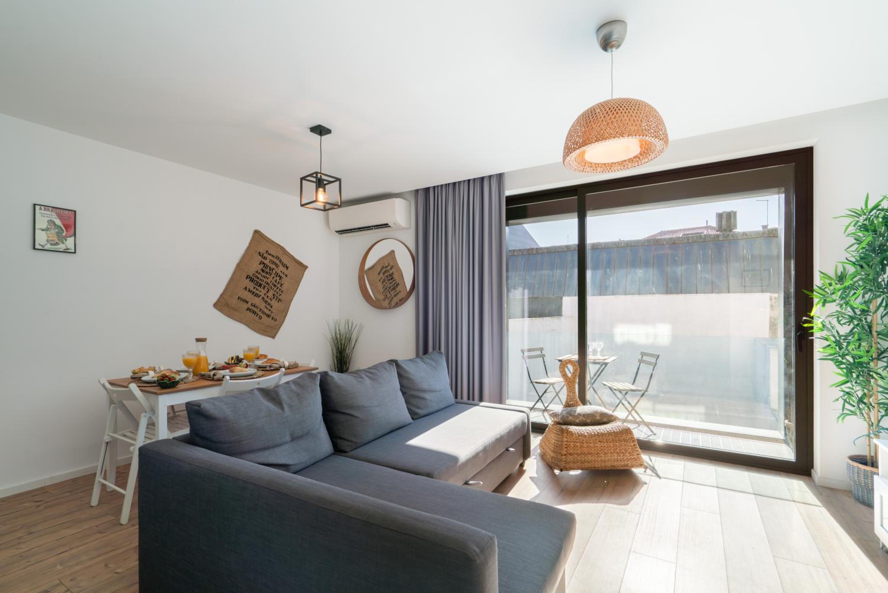 Apartment with Balcony - Photo 14
