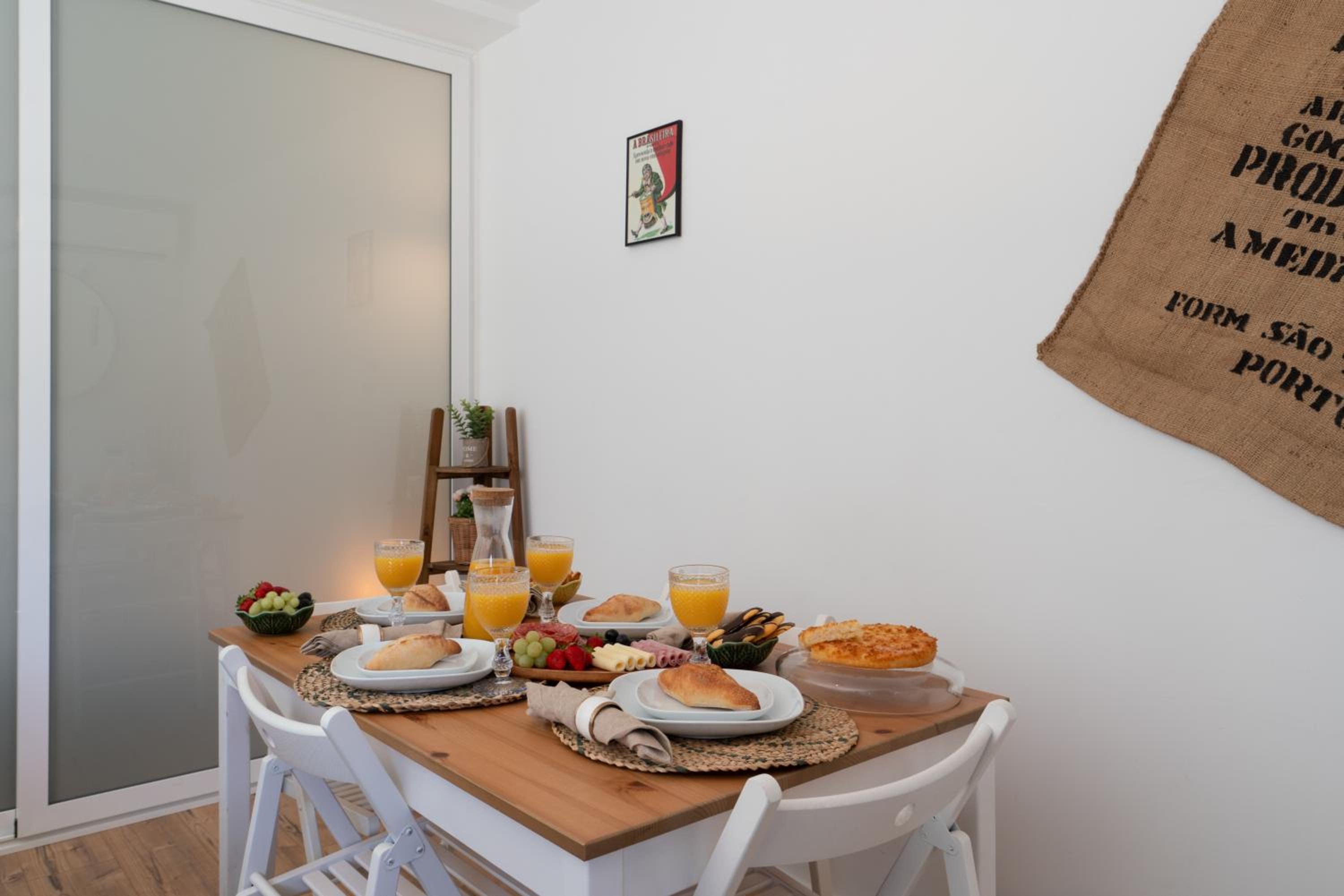 Apartment with Balcony - Photo 24