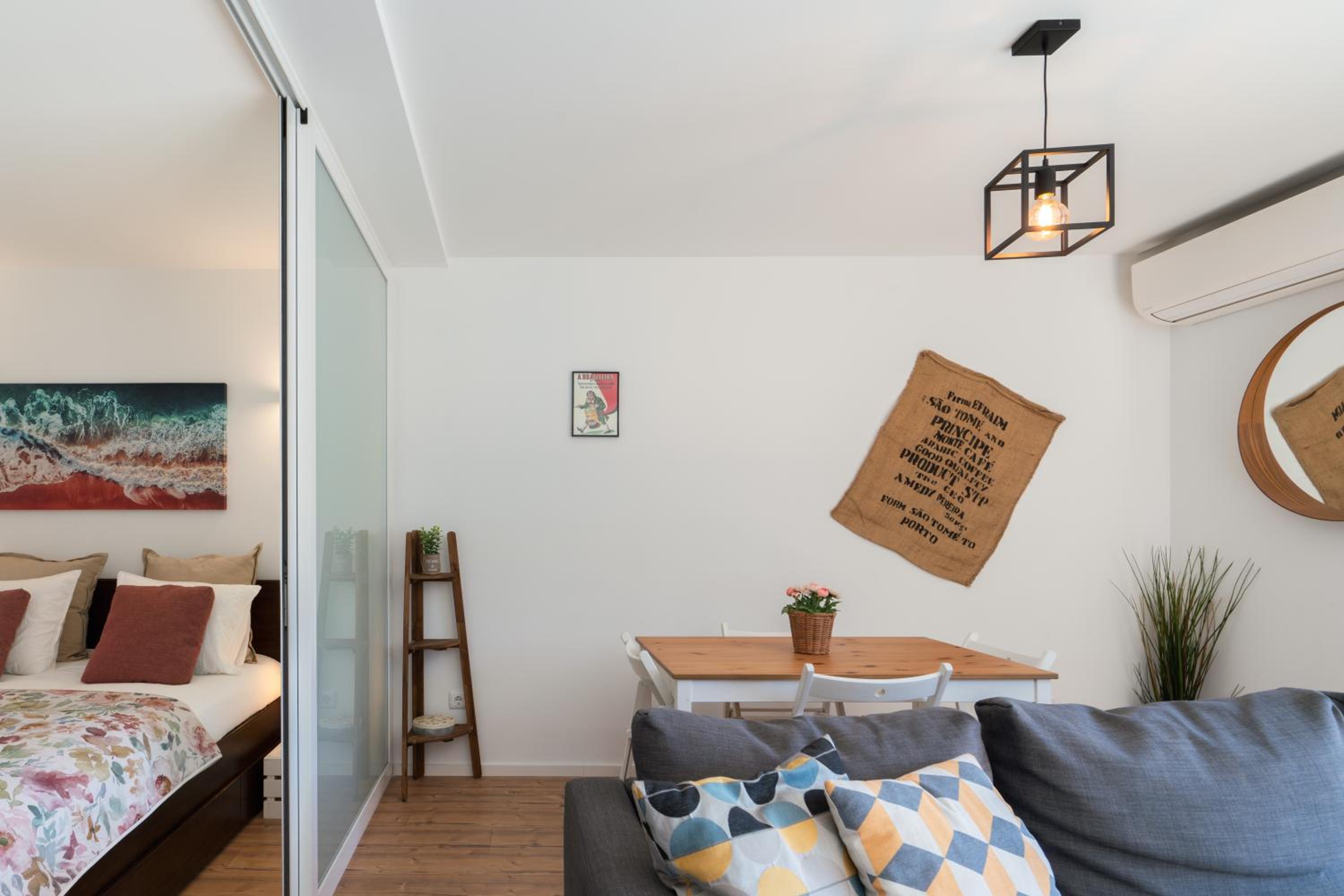 Apartment with Balcony - Photo 17