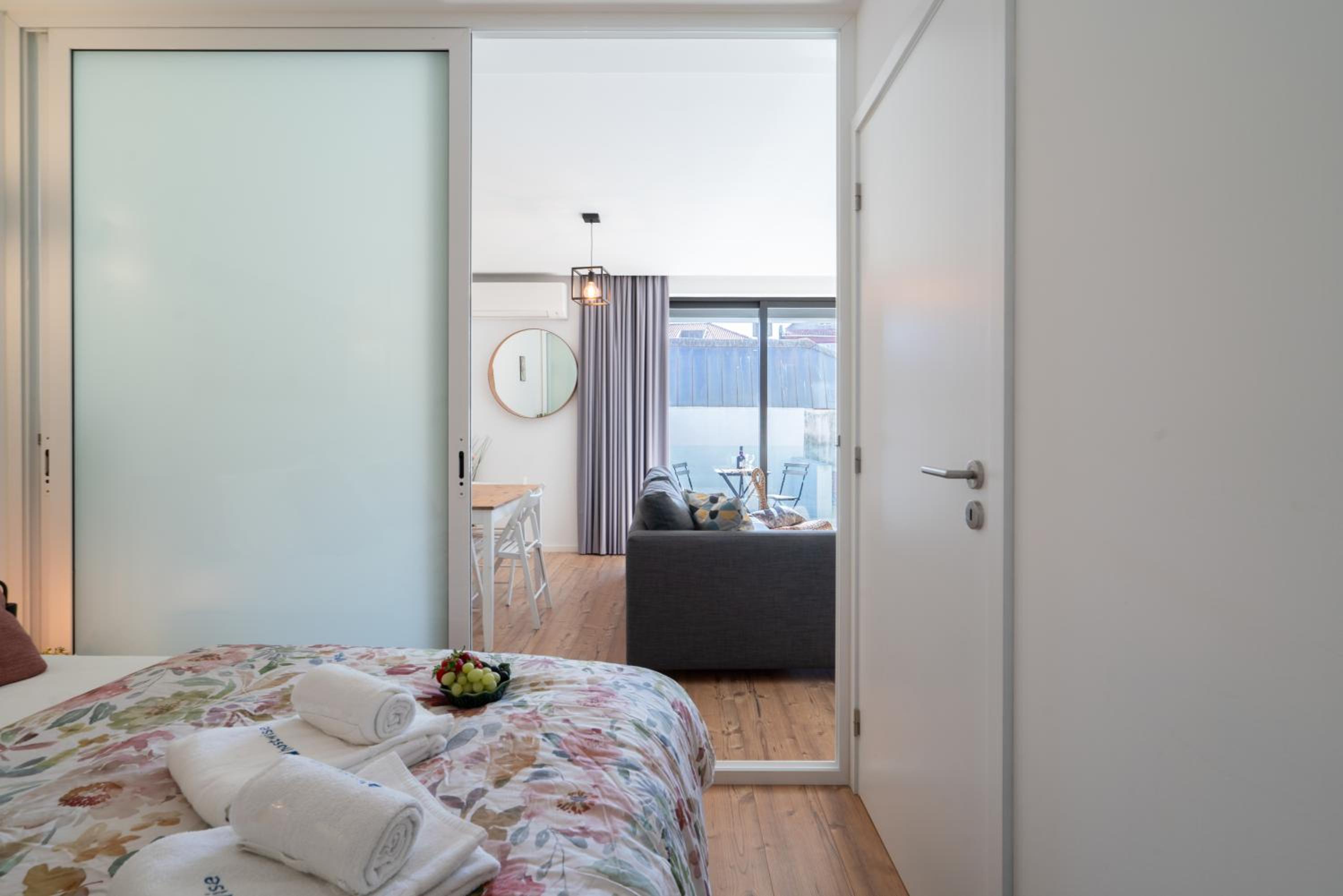 Apartment with Balcony - Photo 11