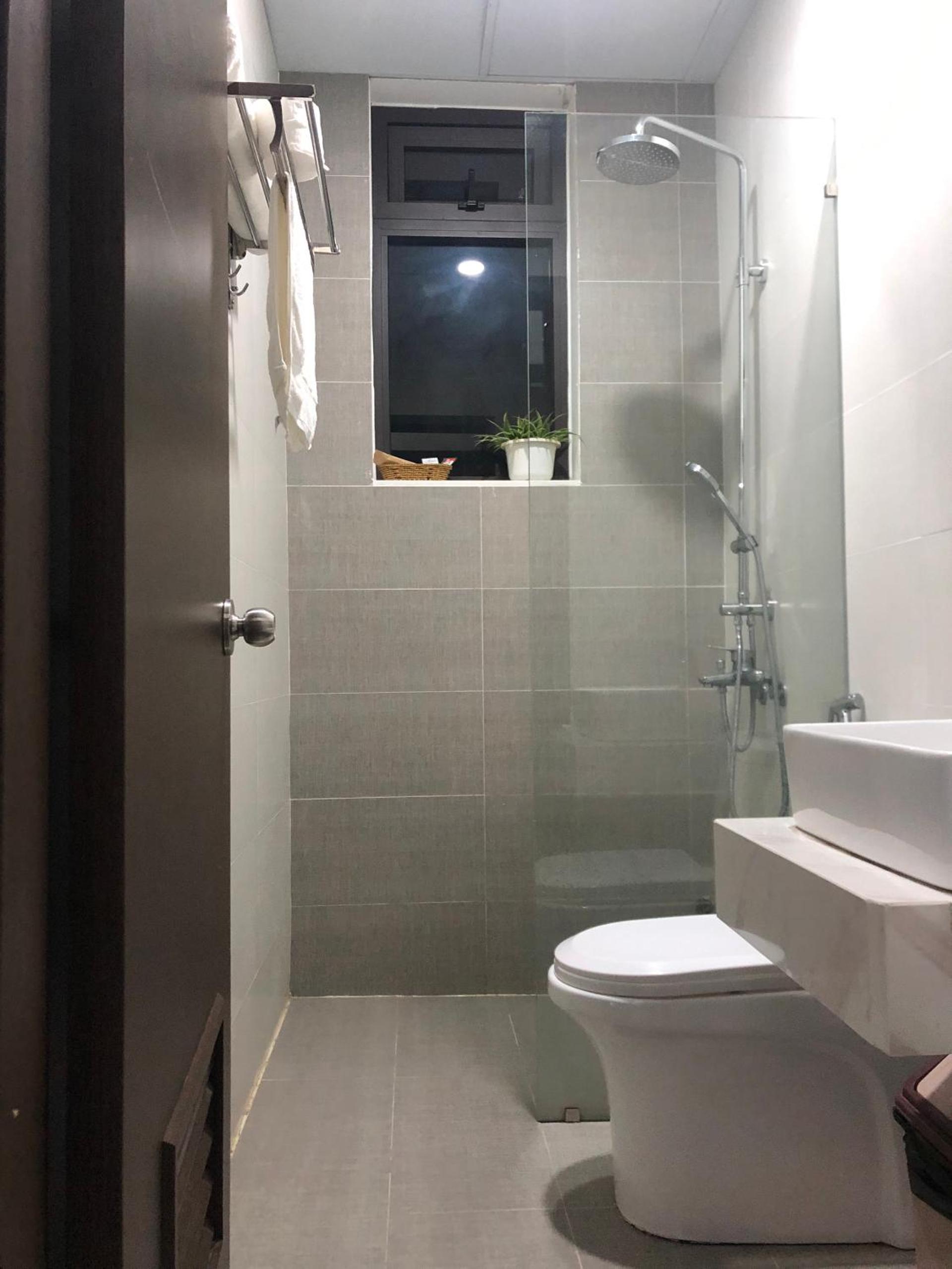 Double Room with Balcony - Photo 10
